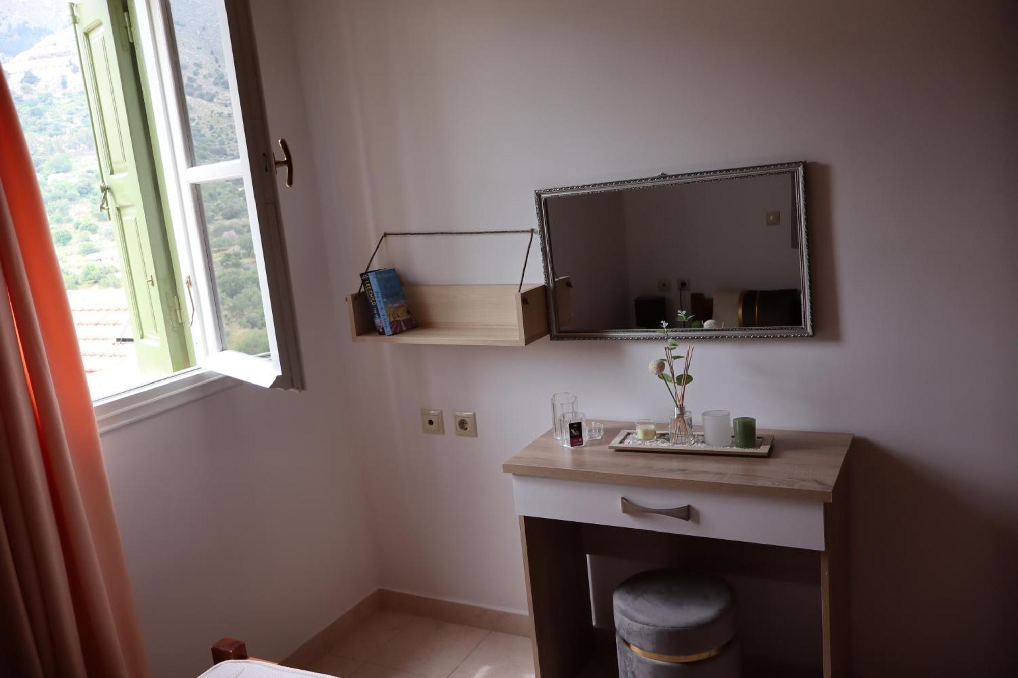 Zoe Apartments Sými Luaran gambar